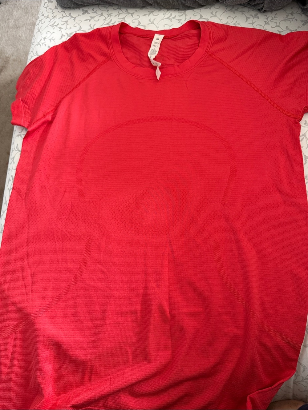 Lululemon swiftly tech short sleeve